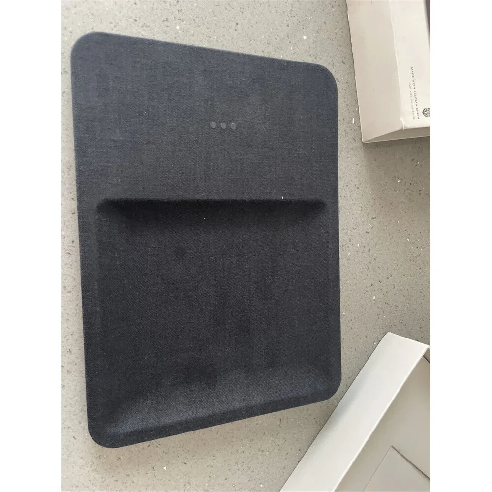 READ Courant Catch:3 Essentials Belgian Linen Wireless Charger & Valet Tray